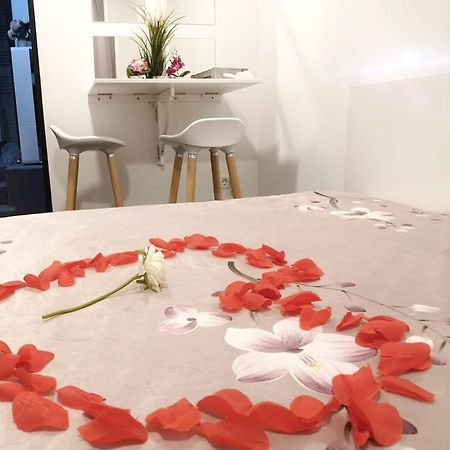 Old Town Tomis Studio Apartment Constanta Bagian luar foto