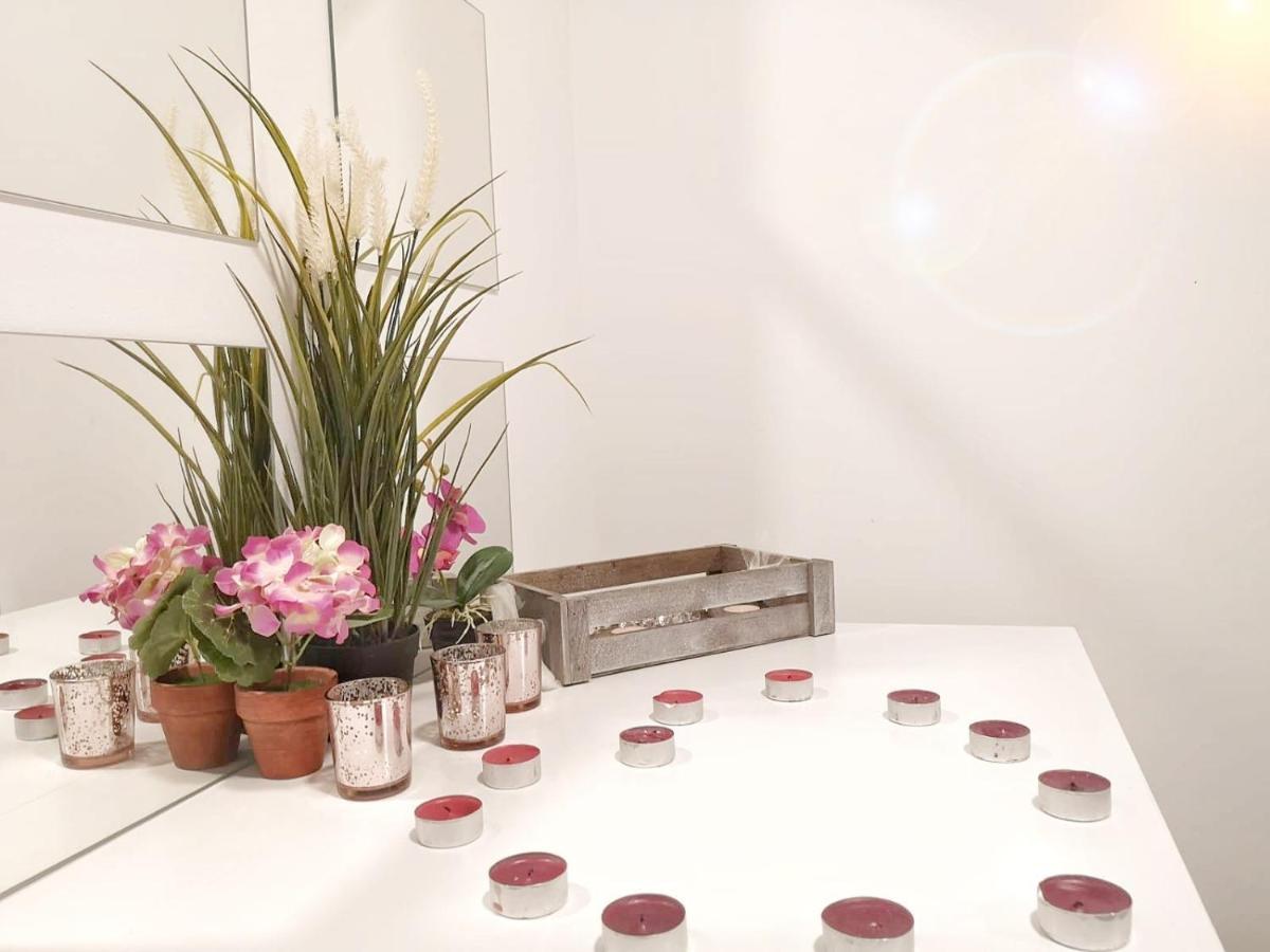 Old Town Tomis Studio Apartment Constanta Bagian luar foto