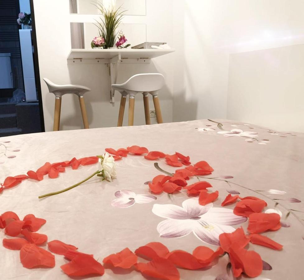 Old Town Tomis Studio Apartment Constanta Bagian luar foto