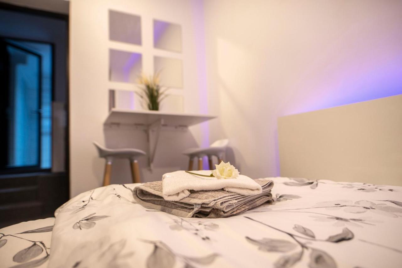 Old Town Tomis Studio Apartment Constanta Bagian luar foto