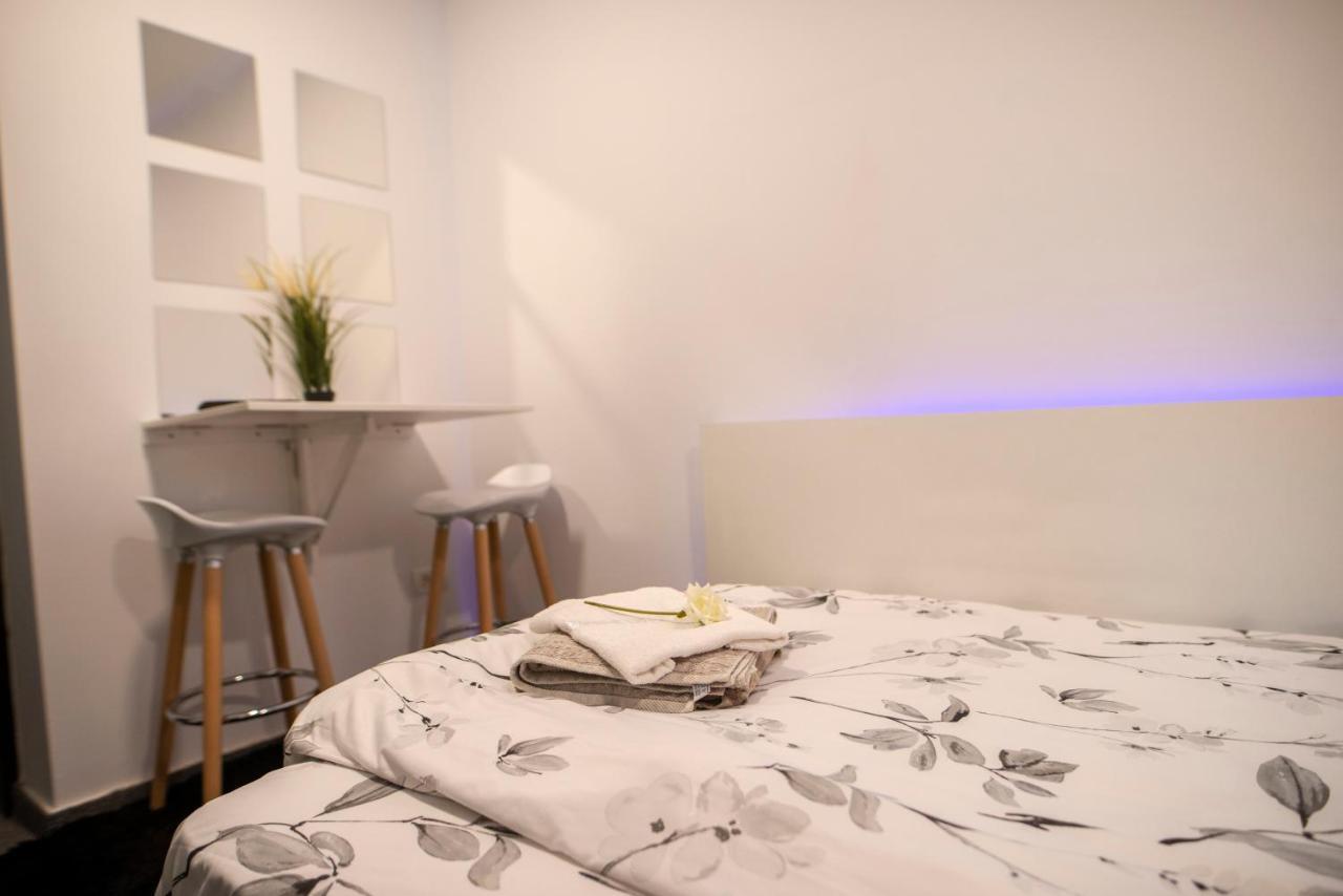 Old Town Tomis Studio Apartment Constanta Bagian luar foto